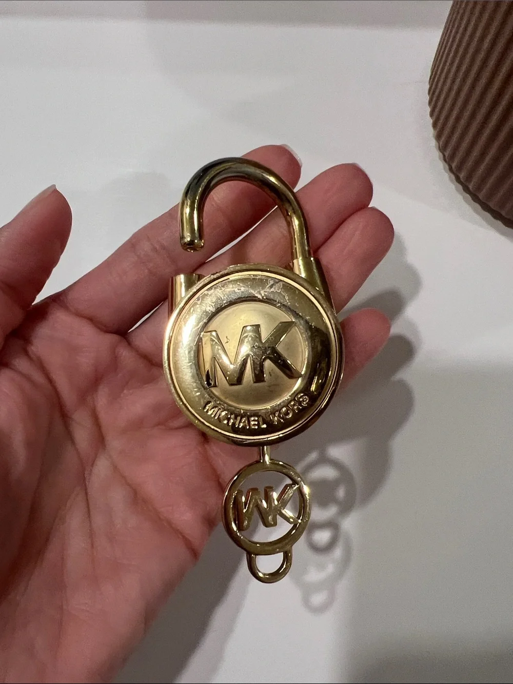 💛Michael Kors lock & key💛